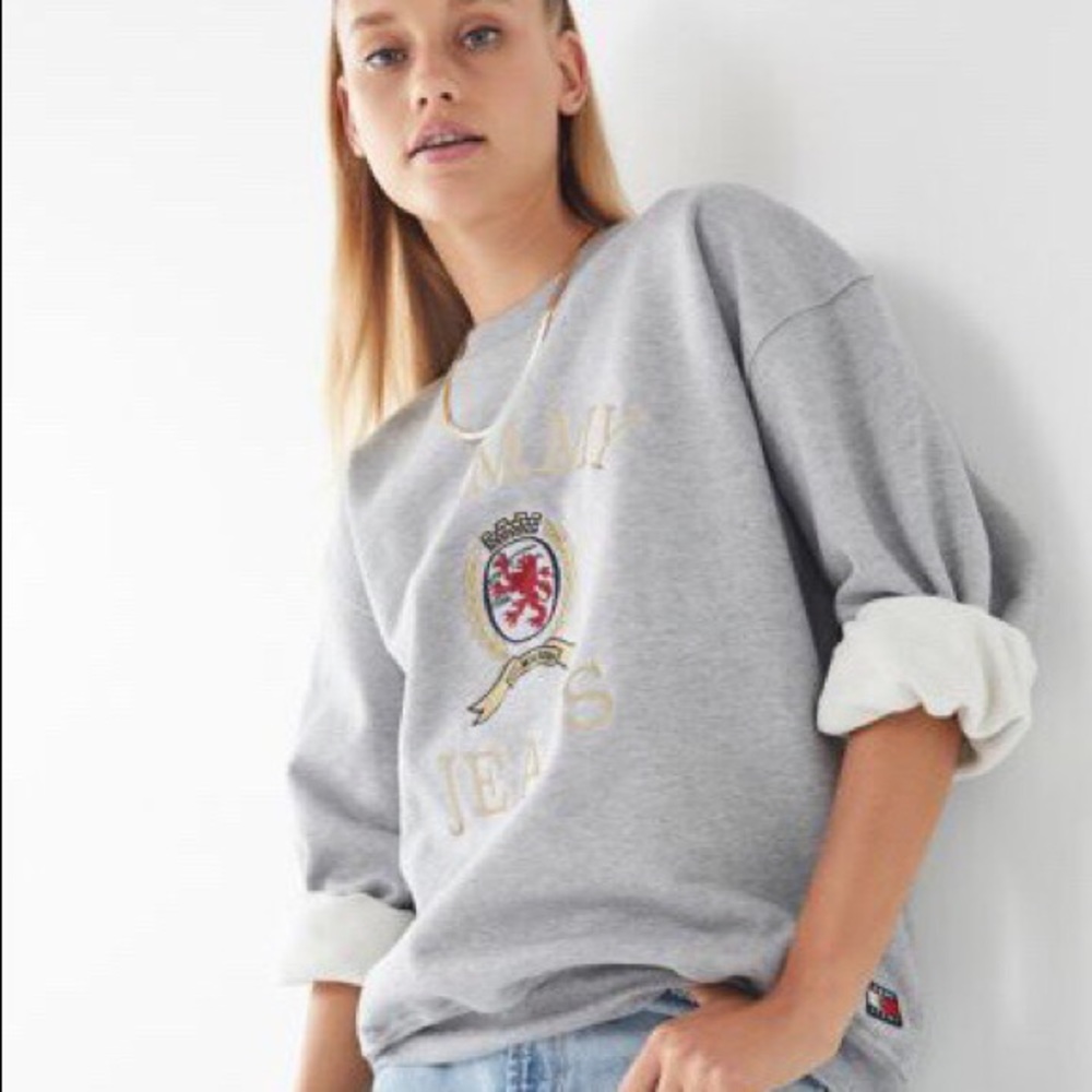 Tommy Hilfiger Crewneck!!
